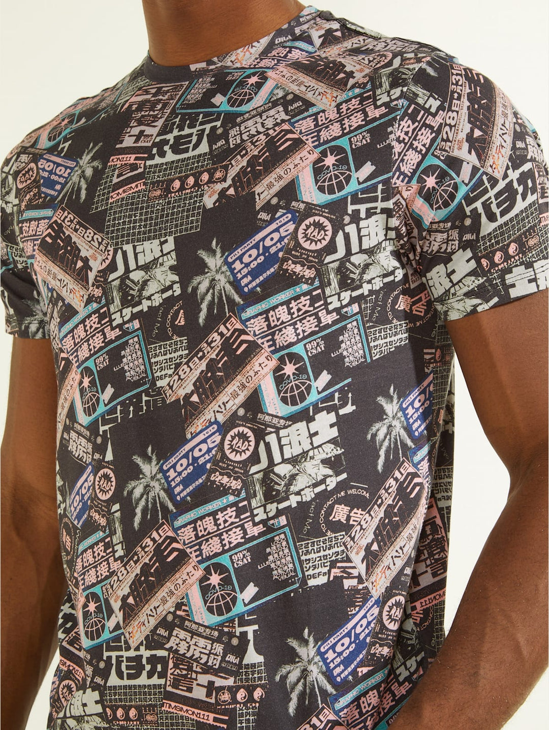 SS BSC STICKER COLLAGE TEE - Guess